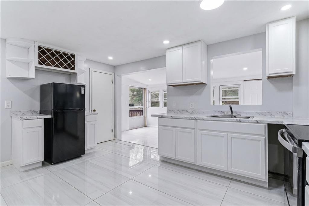 27 Douglas Circle - Photo 3