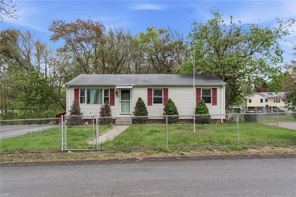 27 Douglas Circle