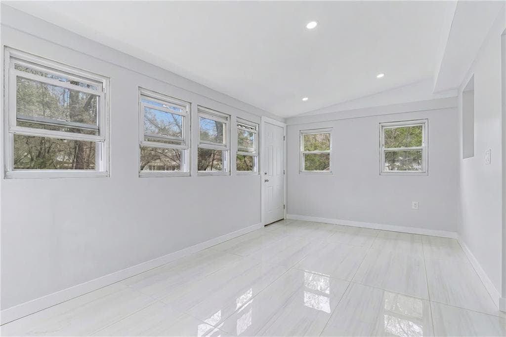 27 Douglas Circle - Photo 5