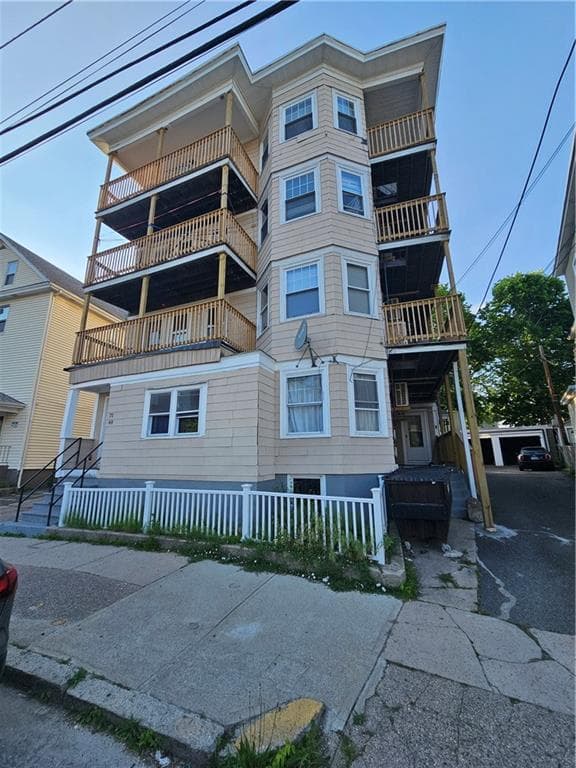 69 Fales Street