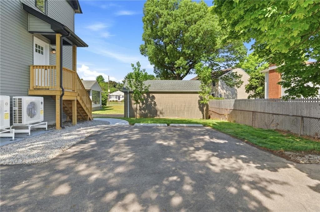 14 Raphael Avenue - Photo 2