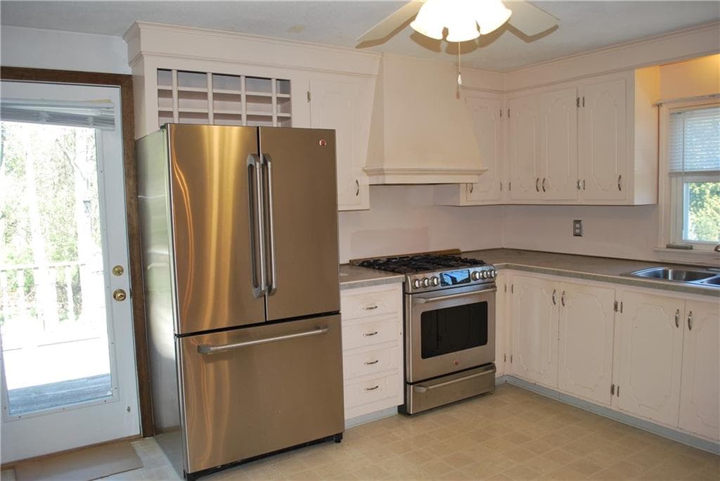 3 Carriage Way - Photo 2