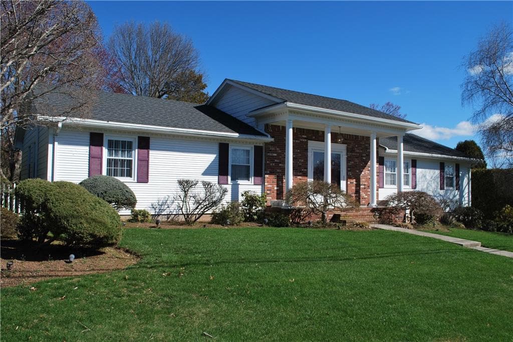 3 Carriage Way