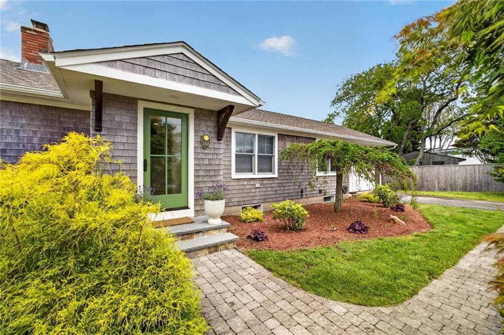 168 Weeden Road
