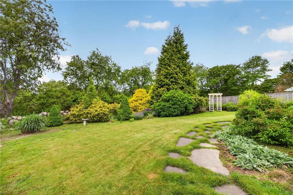 168 Weeden Road - Photo 4
