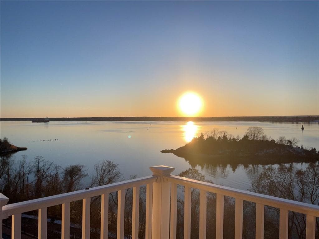 33 Bullocks Point Avenue #5C