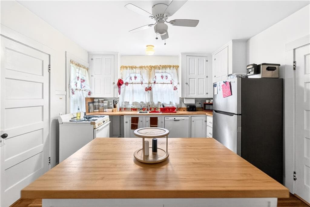 136 Armington Street - Photo 5