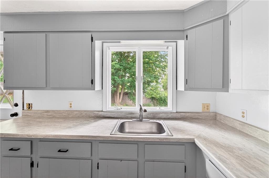140 lawrence Street - Photo 4