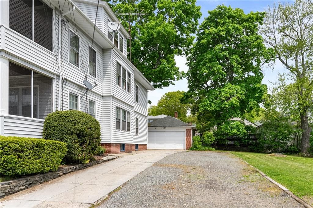 143 Sharon Street - Photo 3