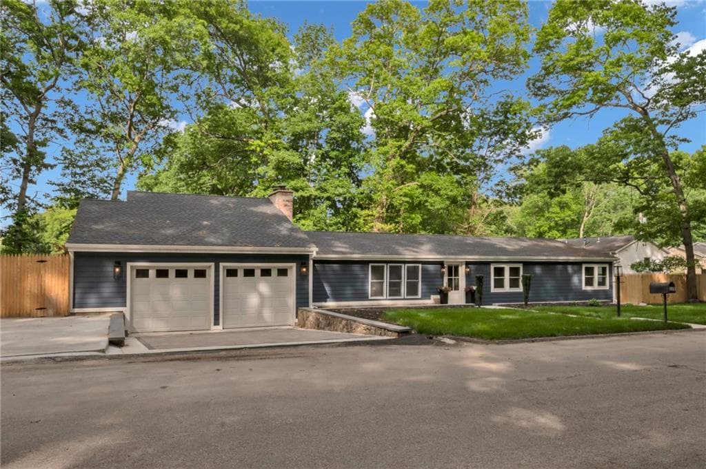 115 Hill Top Drive - Photo 2