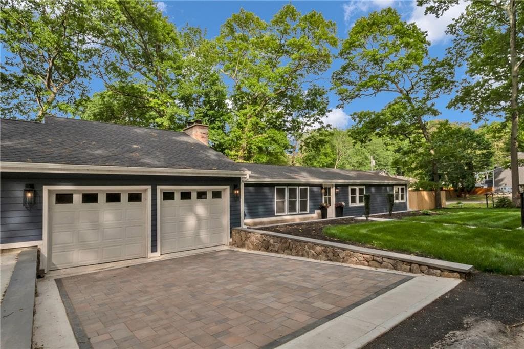 115 Hill Top Drive - Photo 3
