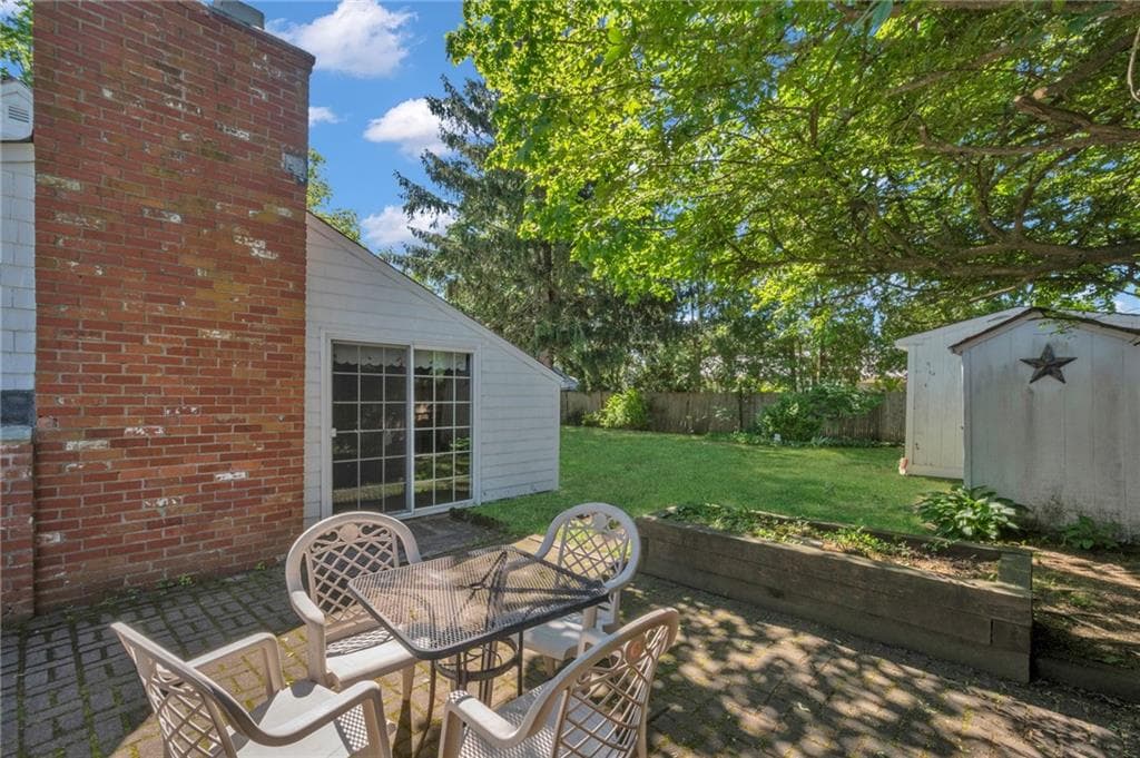 216 Riverside Avenue - Photo 2