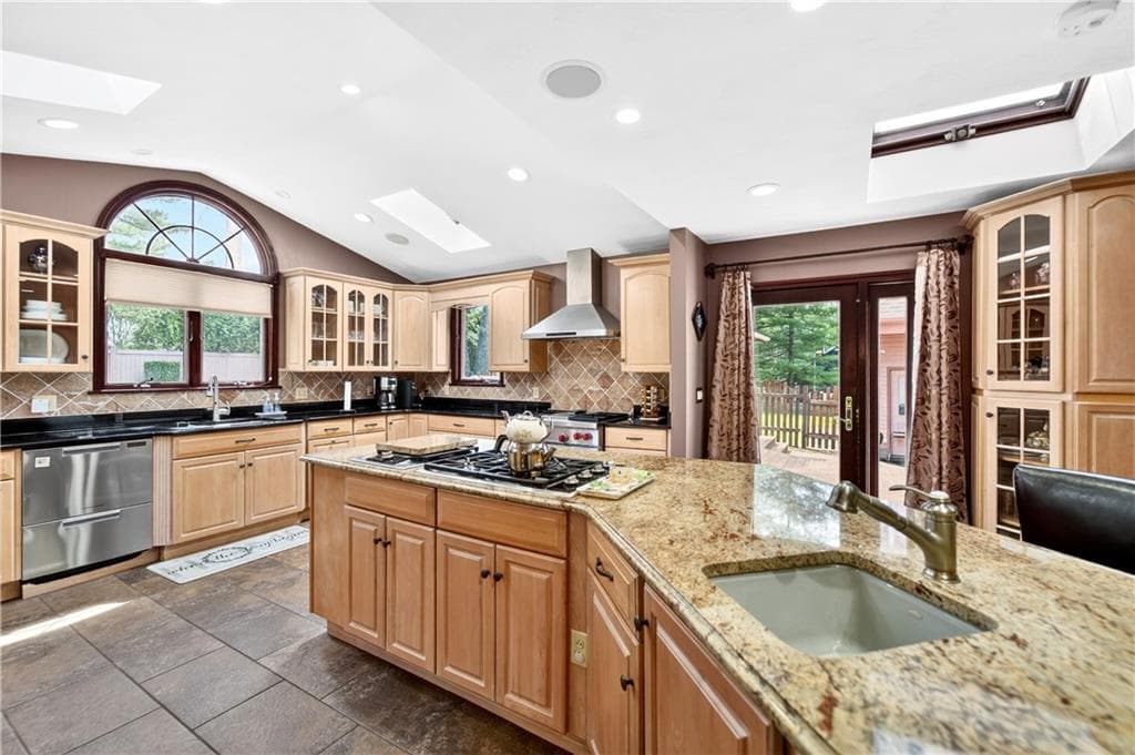 9 Sugar Maple Drive - Photo 2