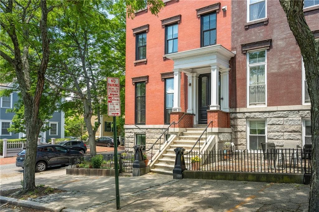 96 Bowen Street #3 - Photo 3