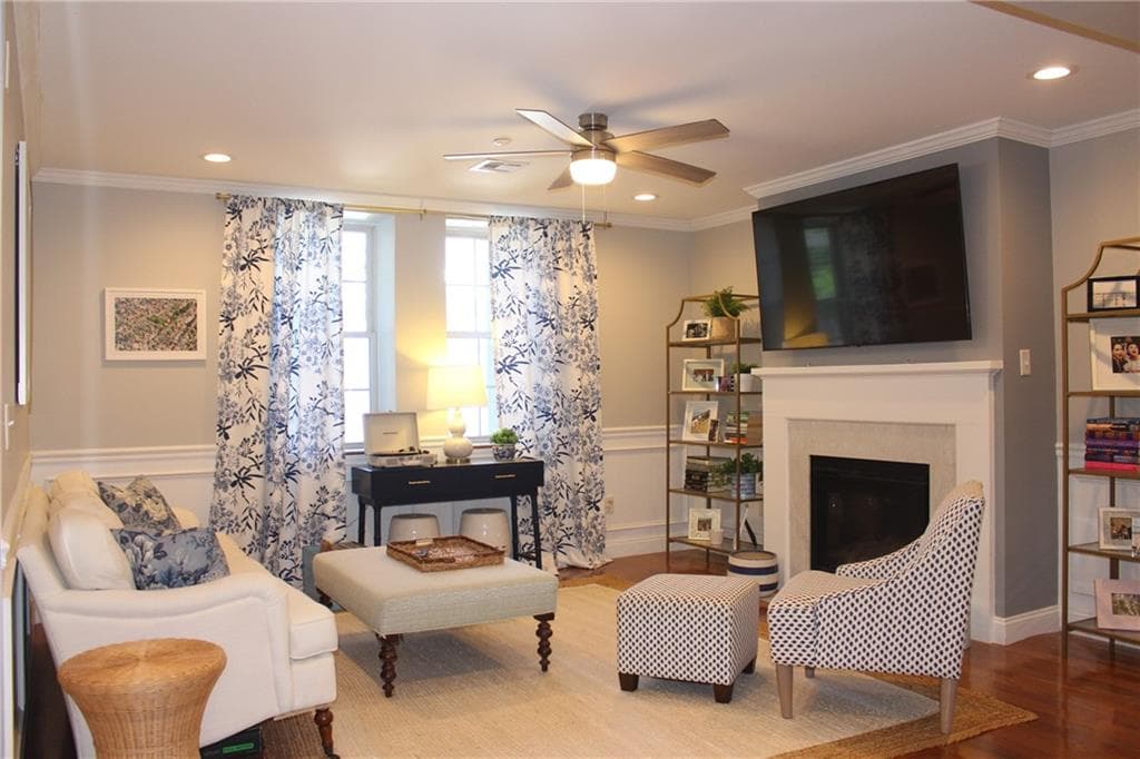 7 Mount Hope Avenue #204