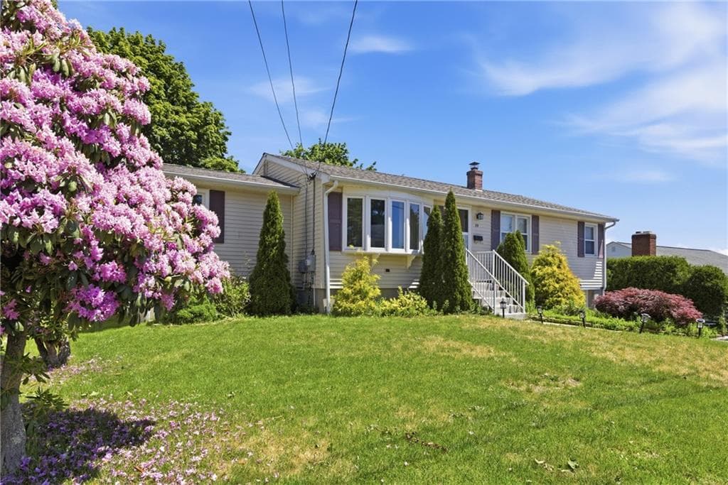 39 Salem Avenue