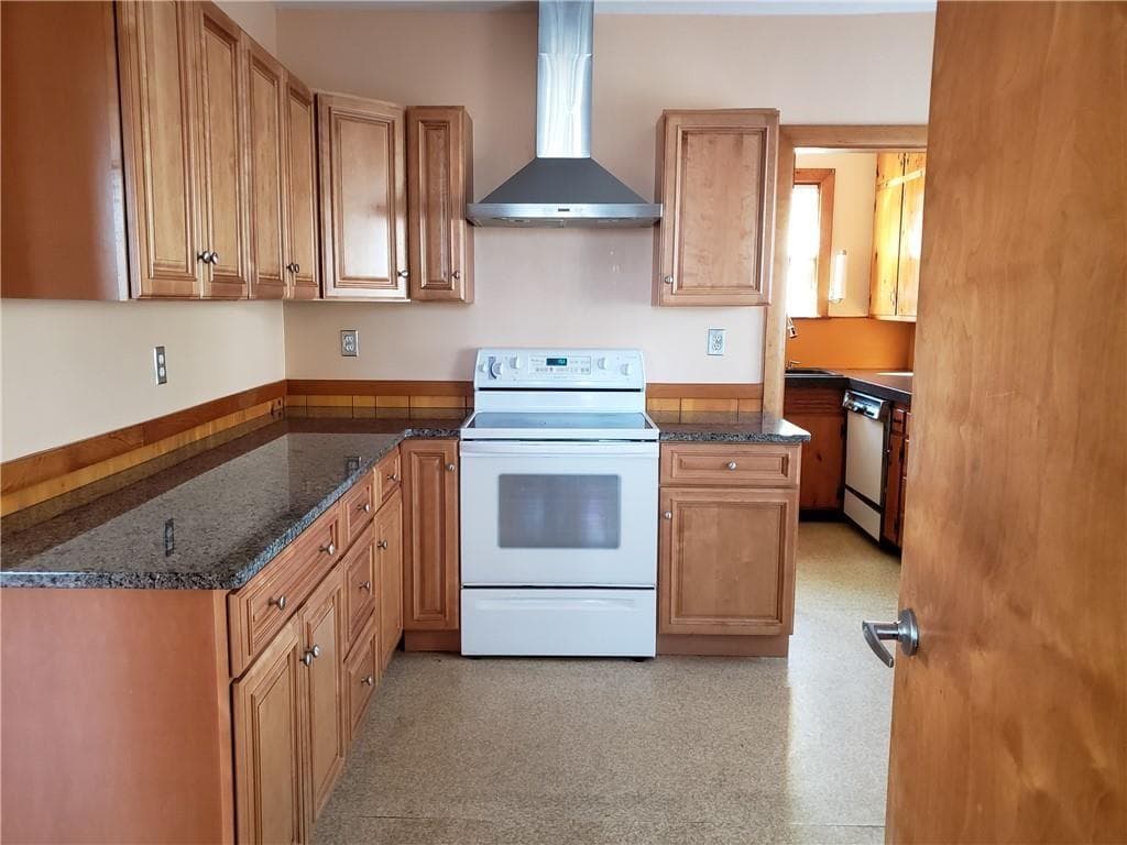 40 East Barrows Street #2