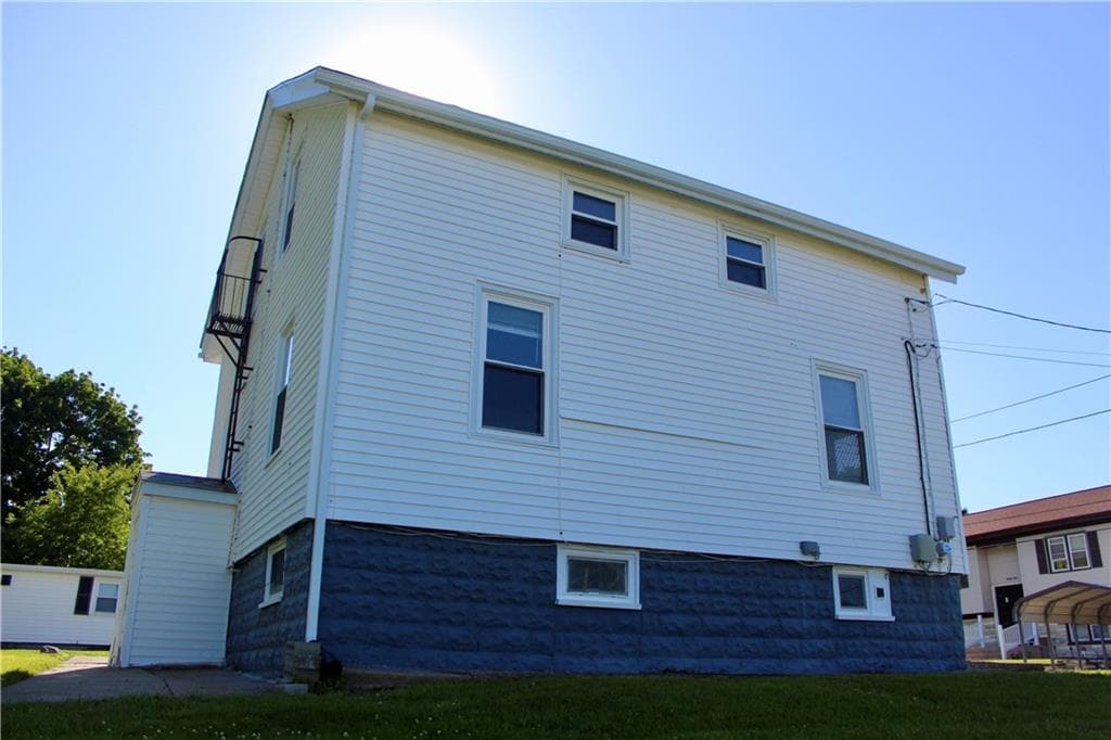 204 Lewis Street - Photo 2
