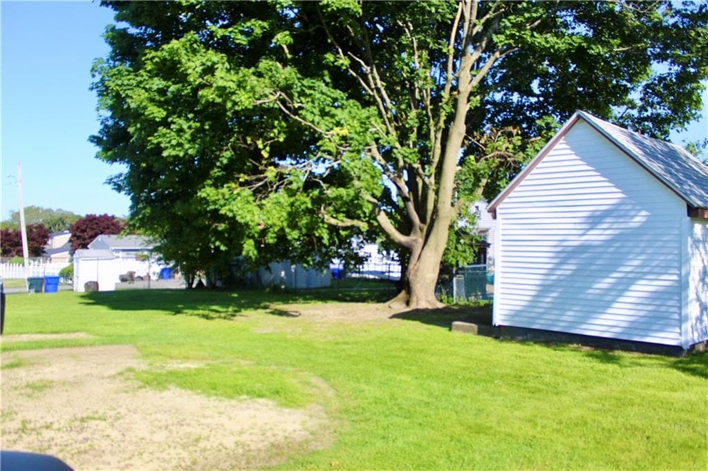 204 Lewis Street - Photo 5