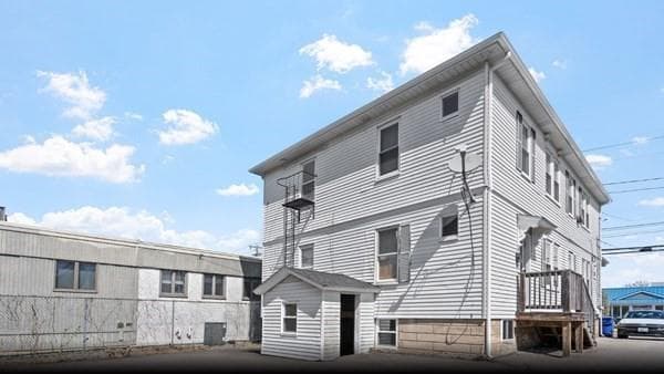 391 Waterman Avenue - Photo 2
