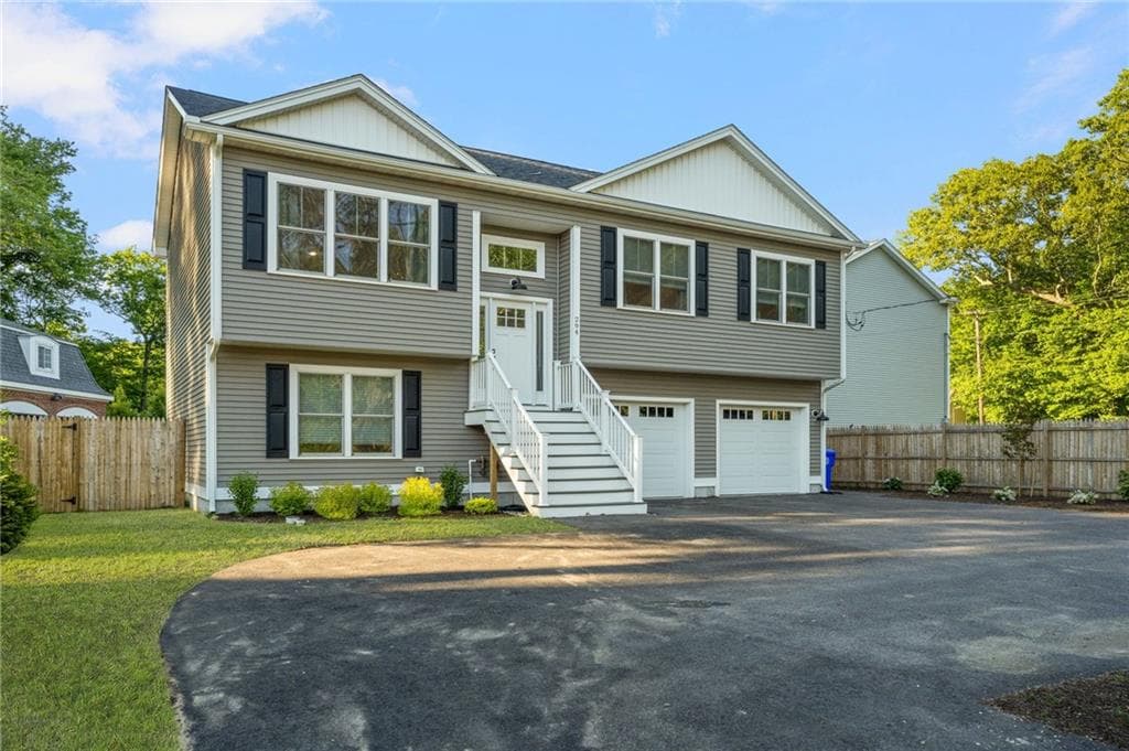 294 East Greenwich Avenue - Photo 2