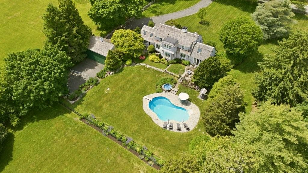 148 Nanaquaket Road - Photo 3