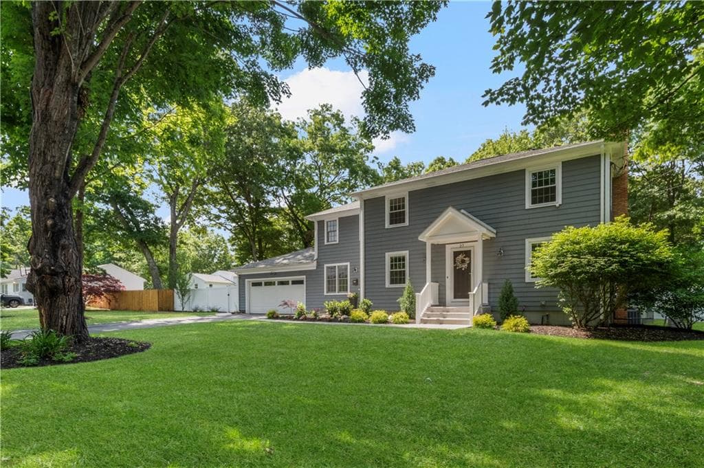 27 Christine Drive - Photo 3