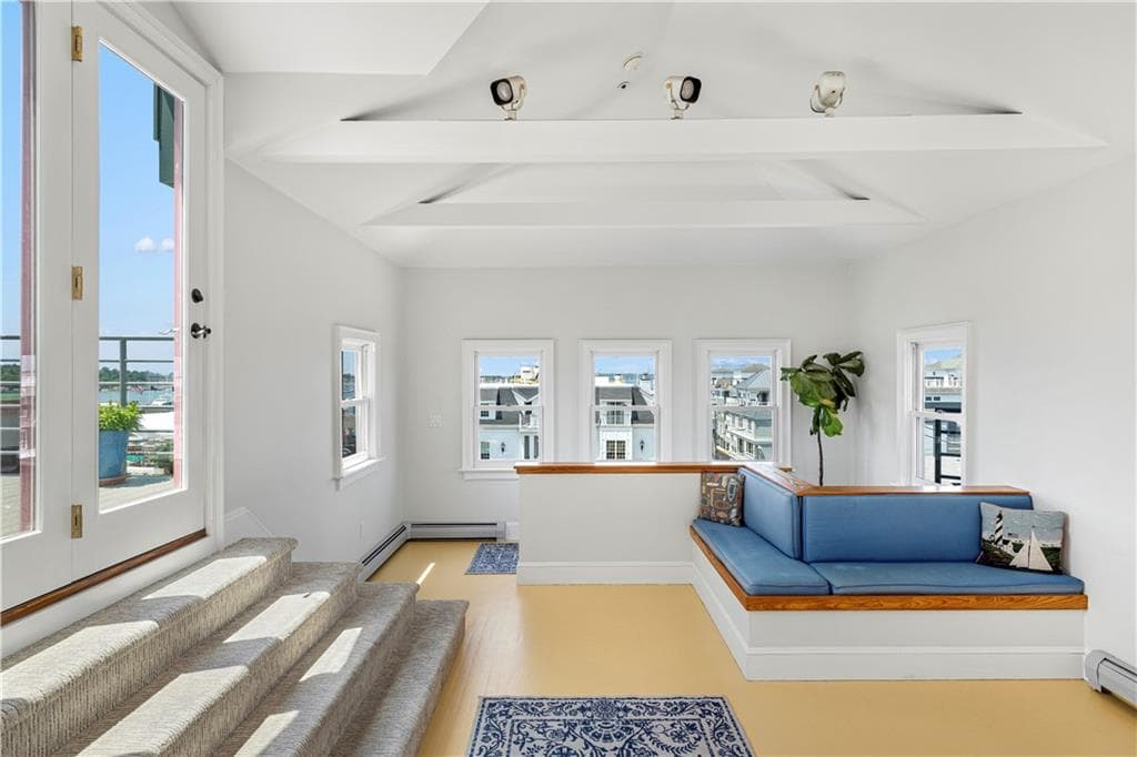 433 Thames Street #E - Photo 2