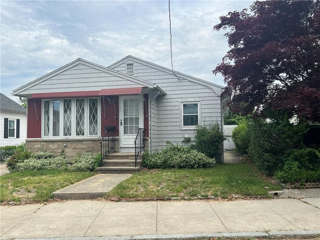 33 Bolton Ave Avenue