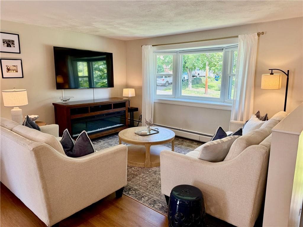 114 Hopeworth Avenue - Photo 3