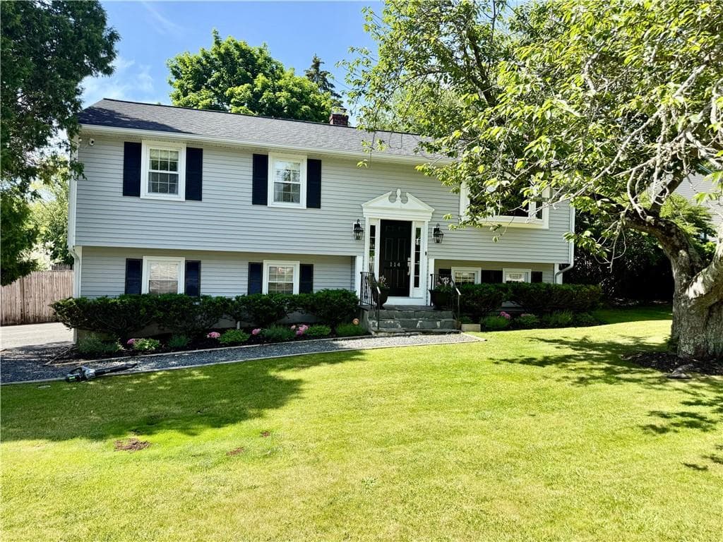 114 Hopeworth Avenue