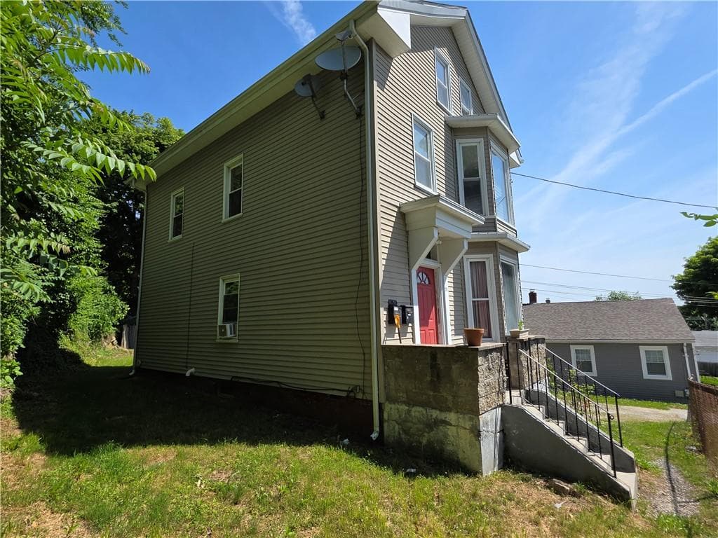 216 Maplewood Avenue - Photo 3