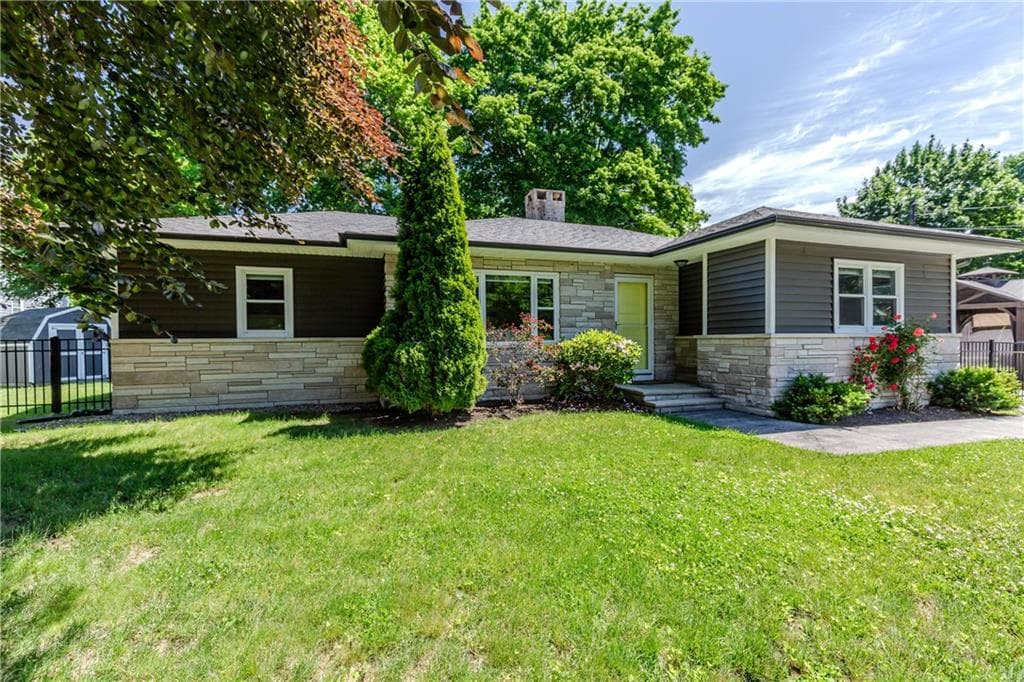 18 Hattie Avenue