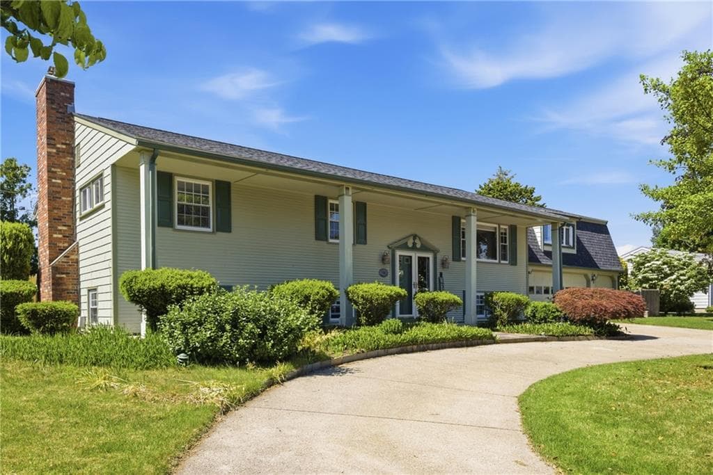 550 Algonquin Drive - Photo 3