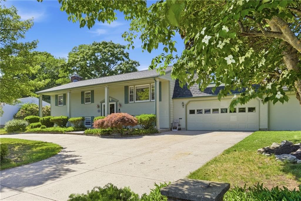 550 Algonquin Drive - Photo 4