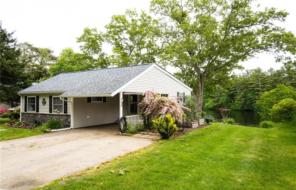 36 Pine Tree Road