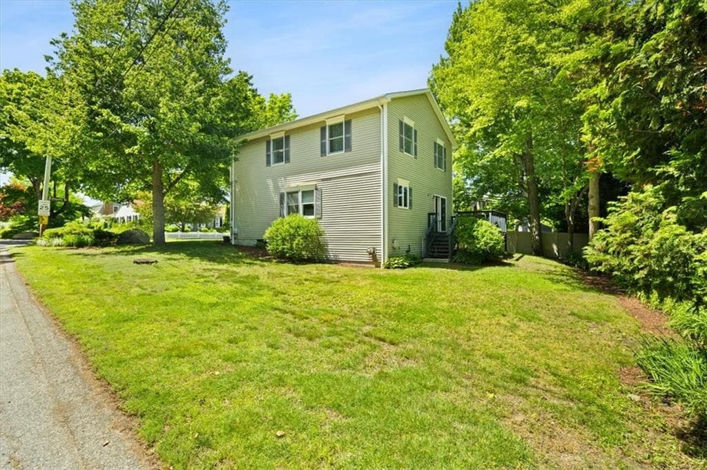 2 Lafayette Drive - Photo 2