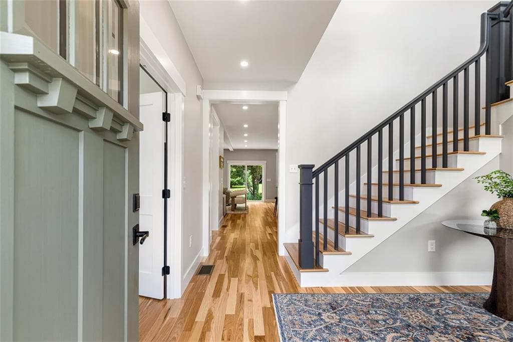 22 Farnsworth Avenue - Photo 5