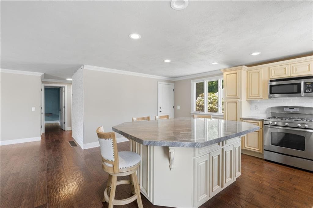 1310 Douglas Avenue - Photo 4
