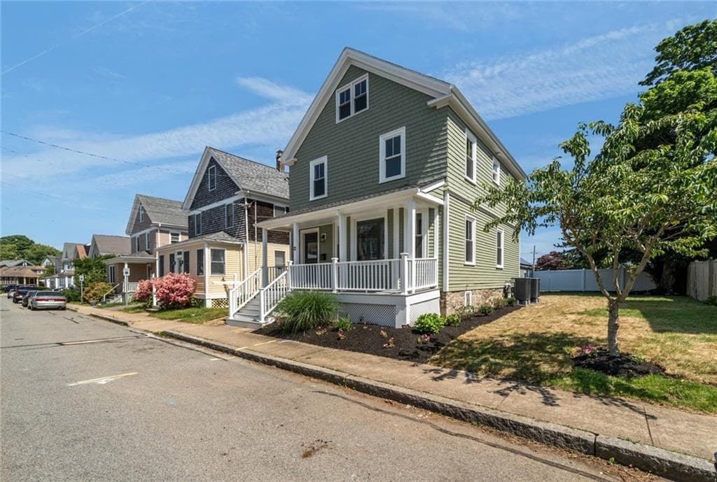 21 Russell Avenue - Photo 2