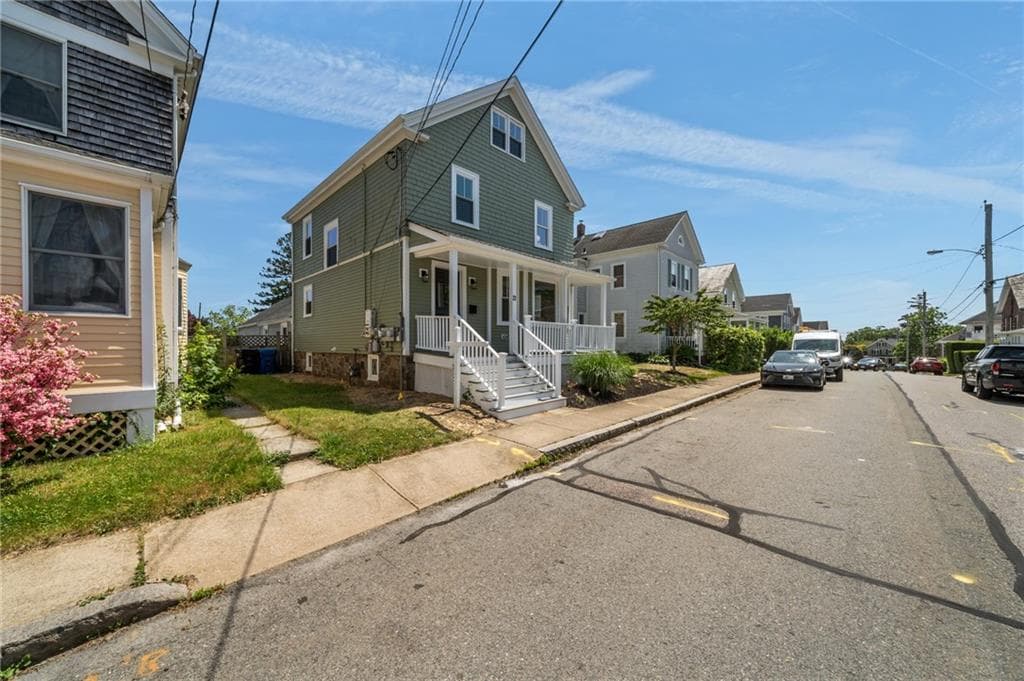 21 Russell Avenue - Photo 3