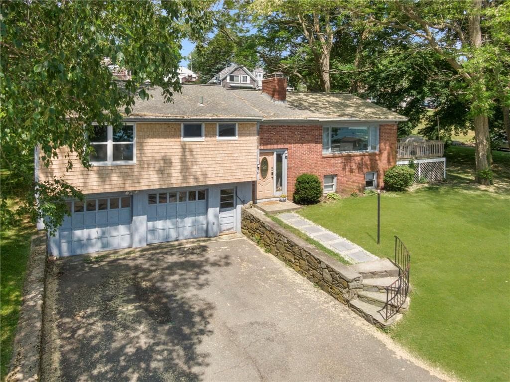 10 Johnnycake Lane