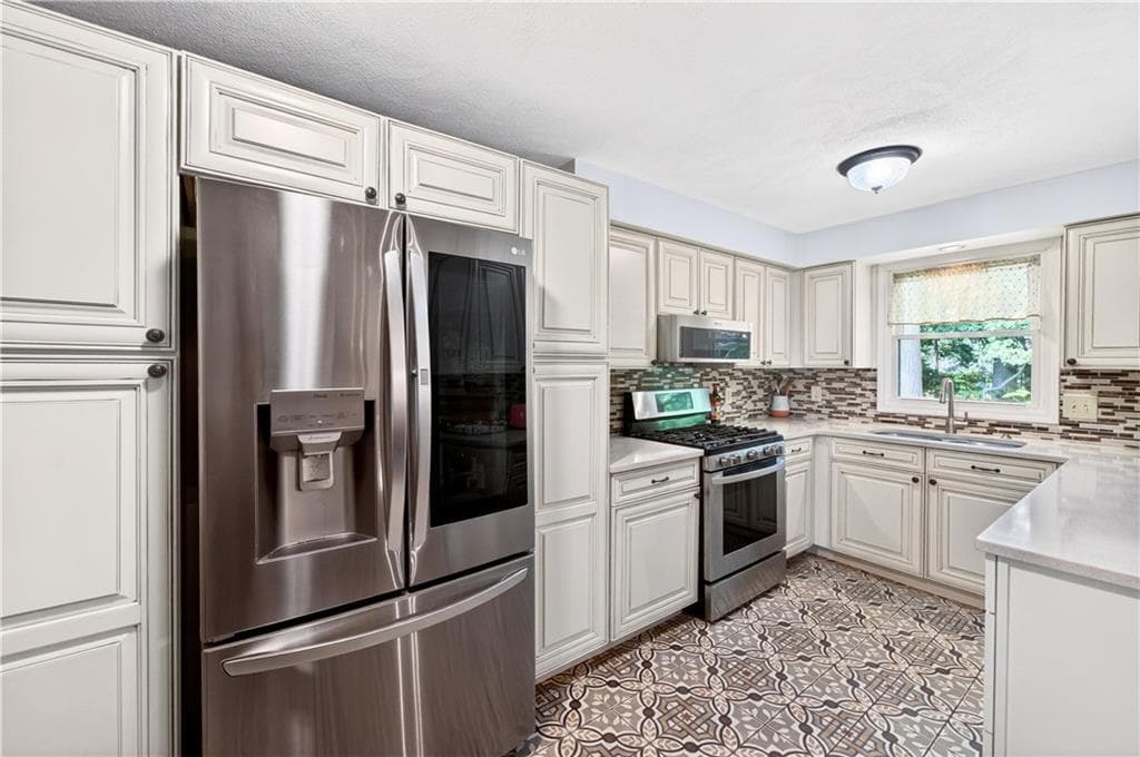 143 Oak Park Drive - Photo 5