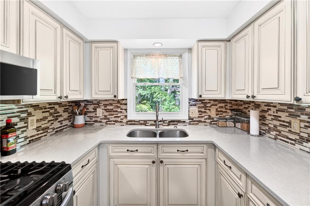143 Oak Park Drive - Photo 4