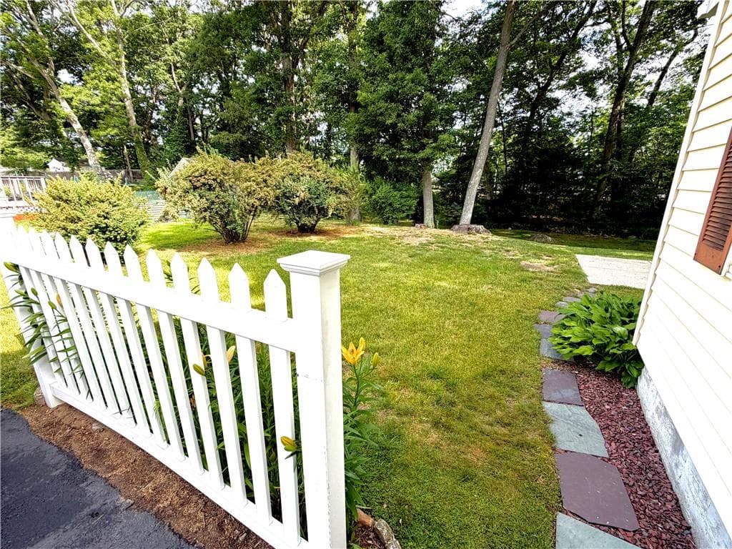 83 Crestwood Court - Photo 4