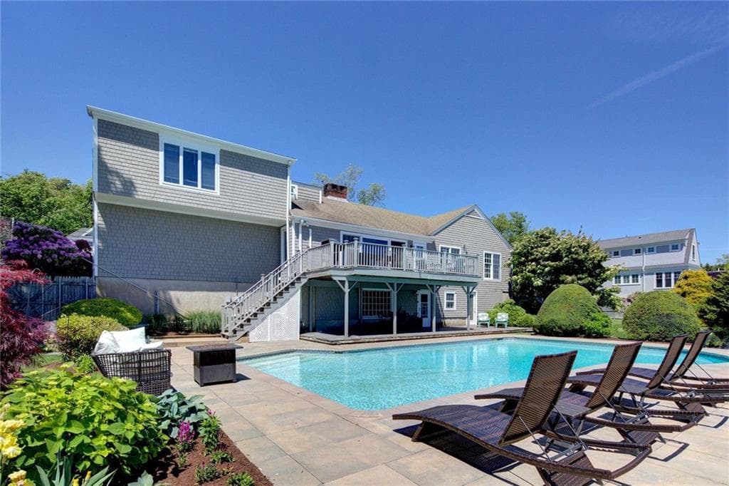 172 Eustis Avenue - Photo 2