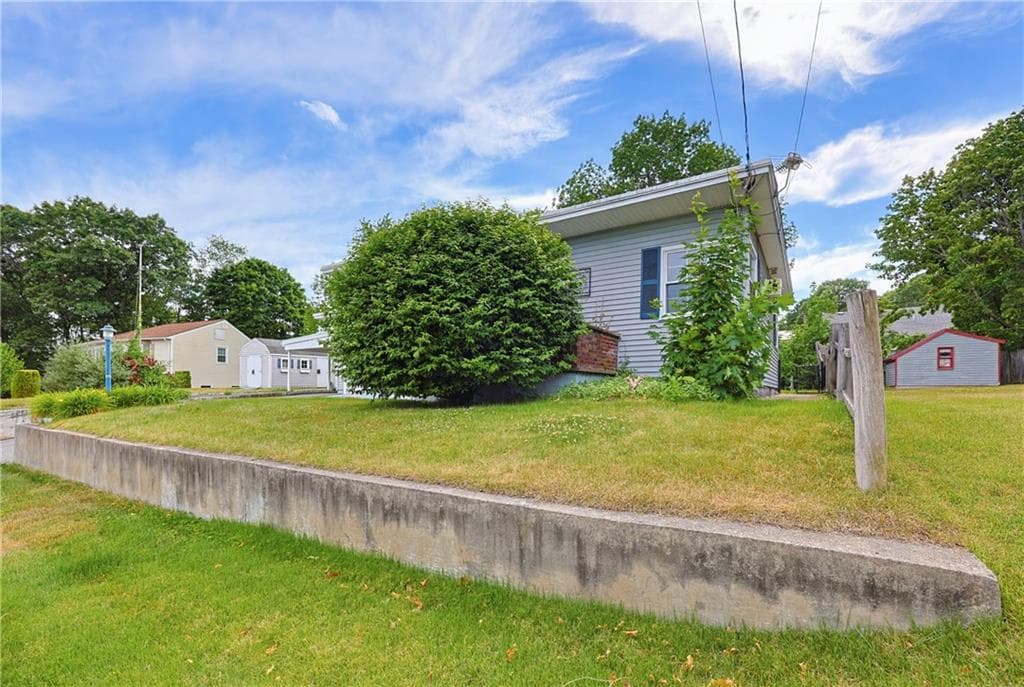 102 Grace Avenue - Photo 2