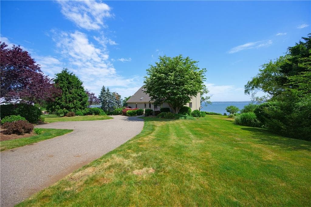 54 Oliver Hazard Perry Road - Photo 2
