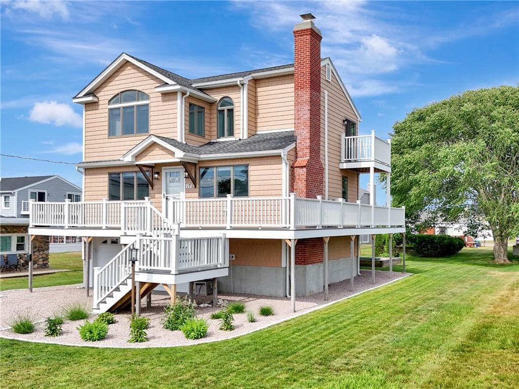 17 Lawton Avenue