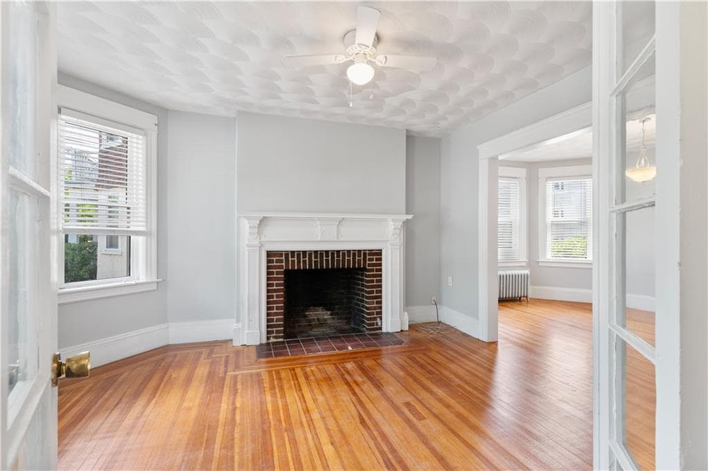 153 Irving Avenue - Photo 3